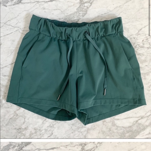 lululemon athletica Pants - Lululemon On The Fly Short Size 4